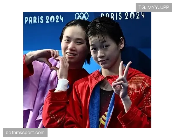 陈芋汐训练完随手啃鸡腿的样子，真不像拿奥运金牌的人